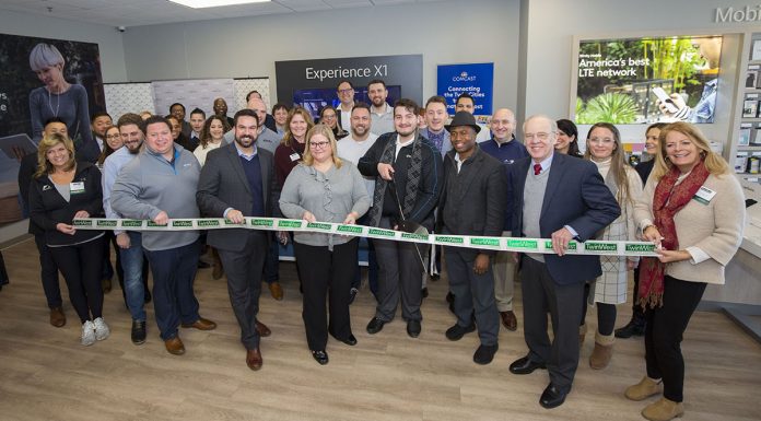 Comcast opens new Xfinity store in Brooklyn Center Ribbon Cutting COmcast Store Brooklyn Center