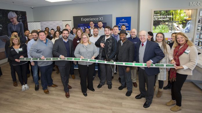 Brooklyn Center Xfinity Store Ribbon Cutting Ribbon Cutting COmcast Store Brooklyn Center
