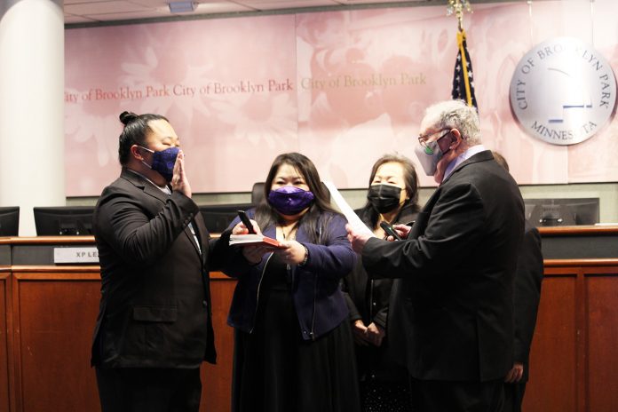 Xp Lee taking oath_Mshale