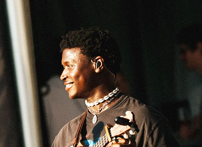 From Liberia’s civil war to the Palace stage: Mon Rovia brings ‘Bloodline’ tour to St. Paul Liberian-born musician Mon Rovia performs with a ukulele