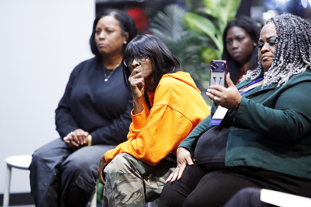 Republican support for Folk heats up Hennepin County attorney race ahead of north Minneapolis debate 3 Lisa Clemons attends a Hennepin County attorney debate as Latonya Reeves records the discussion on her phone