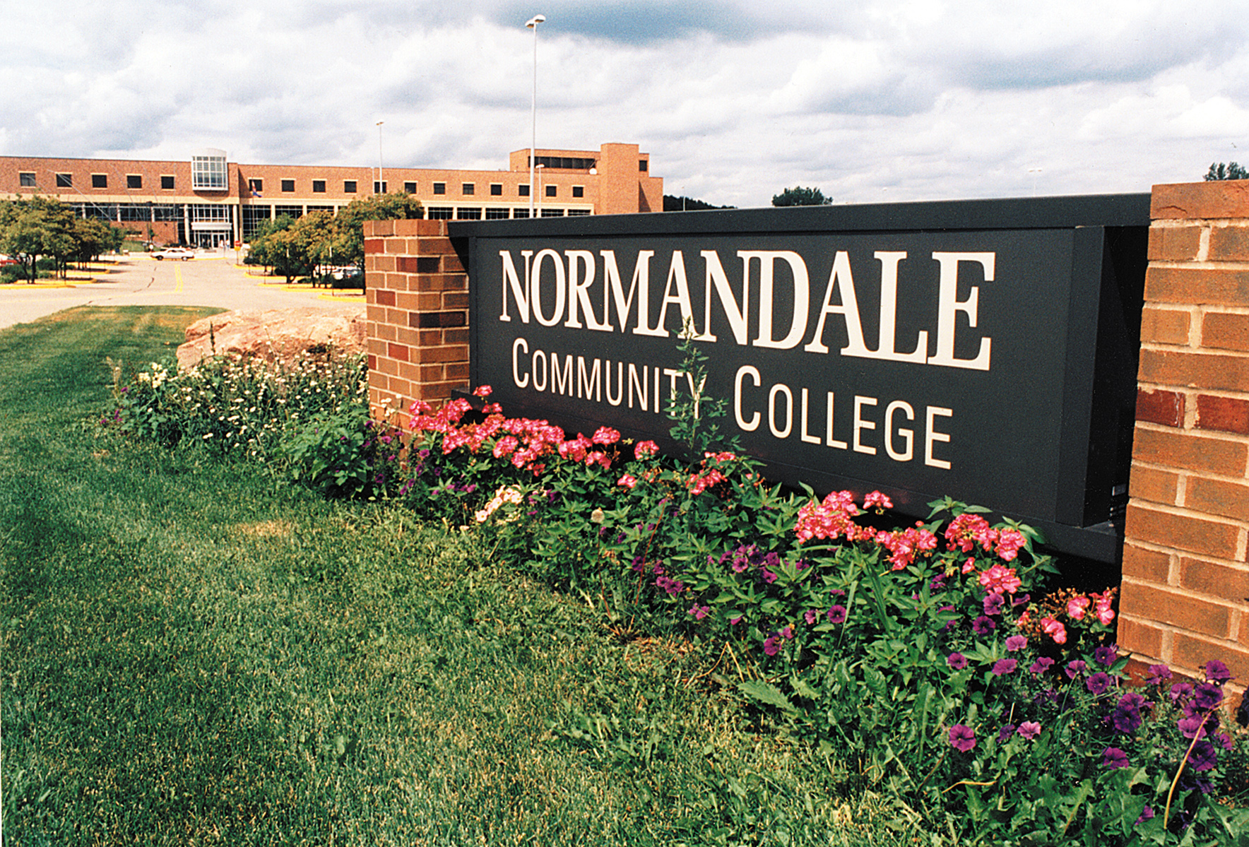 Normandale Community College Offers Free Classes for the Unemployed